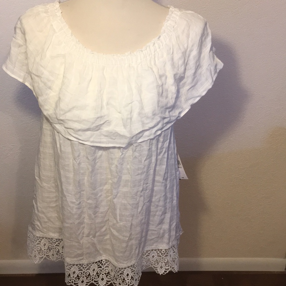 NWT! ALYX WHITE BLOUSE TOP TRENDY!